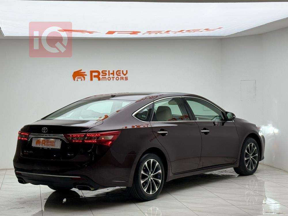 تويوتا أفالون